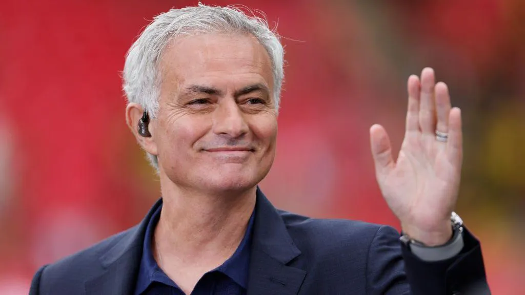 Who says not to this Portuguese giant? - The Special One touches down for talks