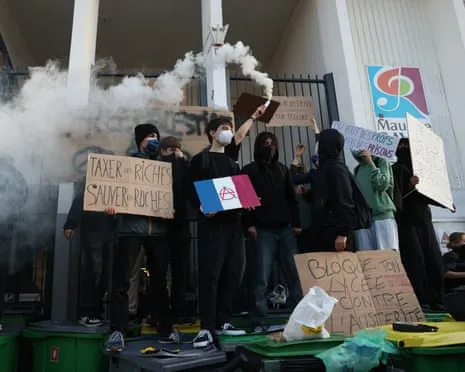 Recently Appointed French Prime Minister Faces Mounting Scrutiny as Countrywide Strikes Paralyze Schools and Transport