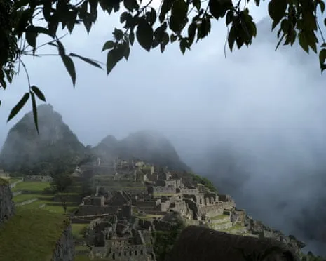 Boulders blocking Train Tracks Strand Nearly 1,000 Visitors at the Inca Citadel