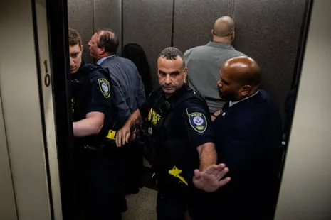 NY Lawmakers Arrested While Blocking Ice Access to Government Building